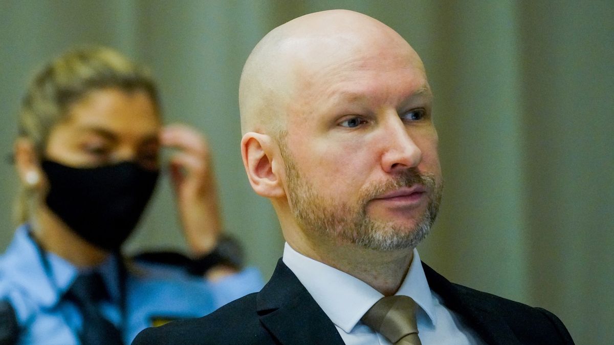 Breivik zůstane za mřížemi. Podle soudu ho vězení nezměnilo